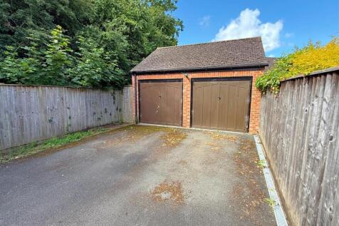 Double Garage & Driveway