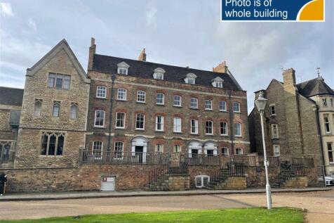 1 Bedroom Flat in PE1 1XS