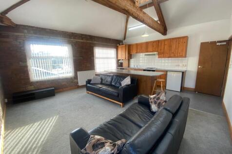 LIVING KITCHEN 1.jpg