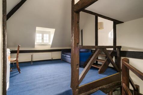 2nd Floor Sitting Room/Library
