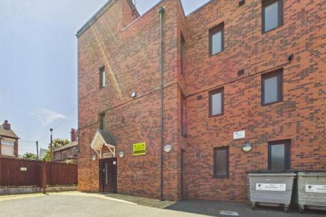 Contemporary ground floor apartment in a sought-after location. This 2-bedroom unfurnished flat features a stylish interior and easy access to amenities. EPC rating C. A perfect opportunity to secure