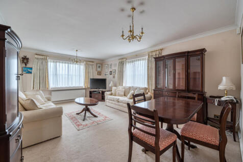 Sitting/Dining Room