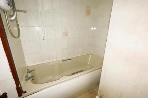 Bathroom.JPG