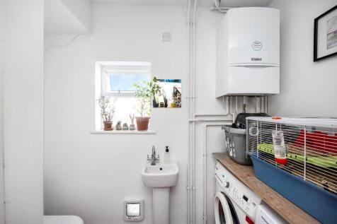 Brittany Road 19 CLOAKROOM.jpeg