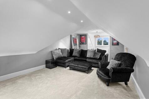 Bedroom 5 / Cinema Room