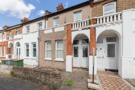 Green Street, E7