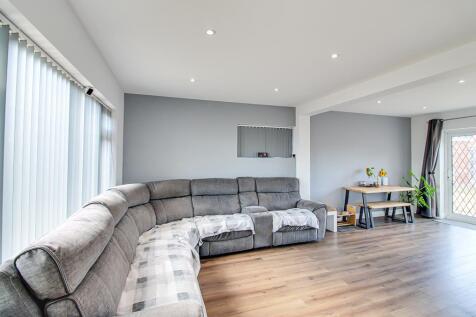 Open plan lounge/diner