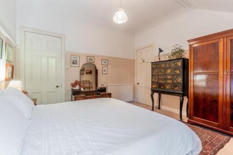 5 bed, 3 bath Detached in Glasgow - Photo 33