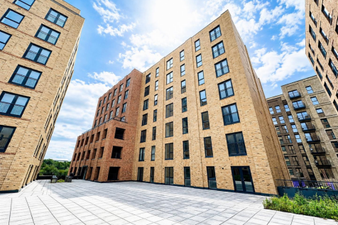 ** DEPOSIT FREE OPTION AVAILABLE ** Available Immediately. Furnished. This brand new studio apartment is located on the fifth floor of a purpose built development and is a short distance from both Man