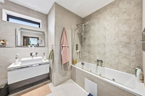 4 bed, 3 bath Town House in leeds - Photo 34