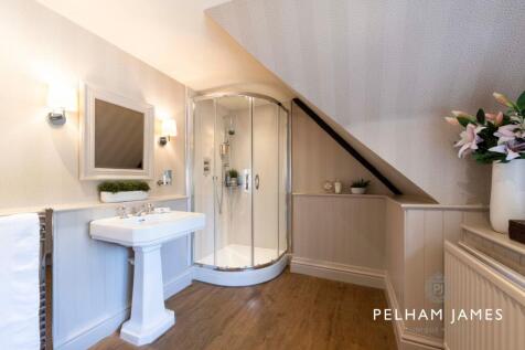 Bathroom, Uffington Manor, Uffington