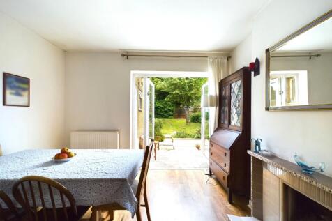 CAM02023G0-PR0054-STILL013