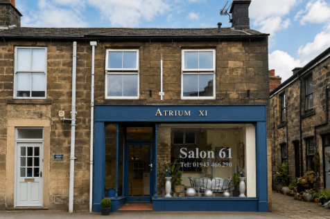 A well-presented one-bedroom first floor flat situated in the heart of Otley town centre, close to a wide range of local amenities, shops, cafés and excellent transport links.The property comprises a