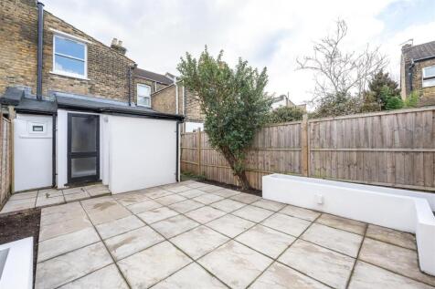 Wragby Road, E11