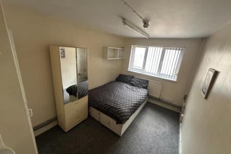 ROOMS AVAILABLE ** ** DSS ACCEPTED ** CALL NOW TO VIEW