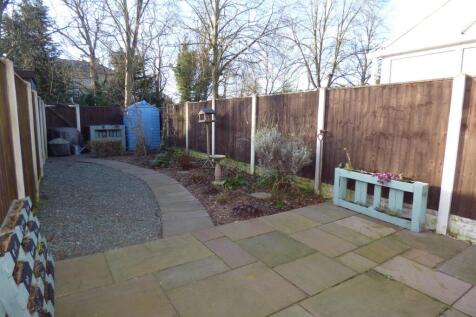 5 Wren Court garden.JPG