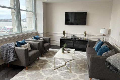 Available now, a luxury upper floor apartment comes to the market. With unrivalled views of the Three Graces, furnished to the highest standard, modern fitted kitchen with top of the range appliances,