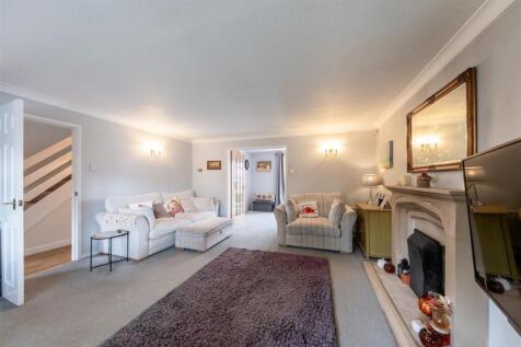 6 Warren Close-009.jpg