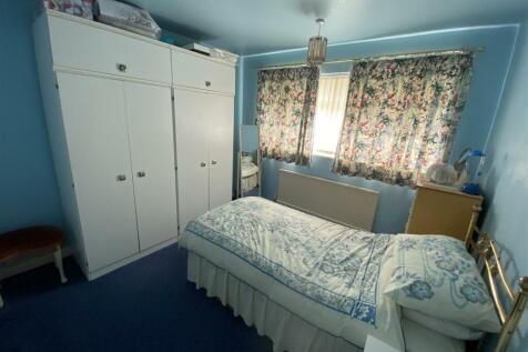 Bedroom no.2 rear double: