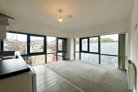 Living Room pic 3.jpeg