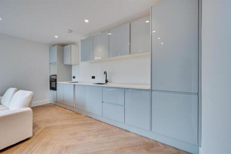 Daniels_Flat 1 Kamal Court, Forty Lane, HA9_003.