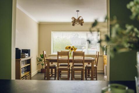Cegin ac Ystafell Fwyta / Open Plan Kitchen Diner