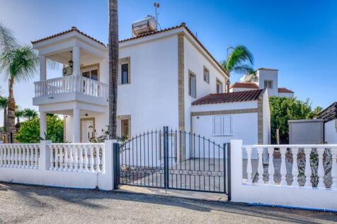 Gated driveway...
