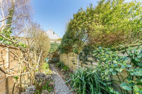 5 Arun Street    ...