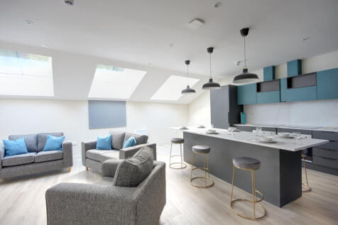 6 Bedroom House in DH1 3RB