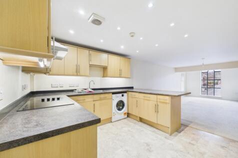 CAM01721G0-PR0107-STILL001