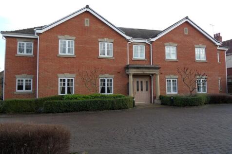 A quality first floor apartment forming part of this elegant two storey development. Set in landscaped grounds, the property offers the following modern living accommodation: Lounge, Fully fitted Kitc