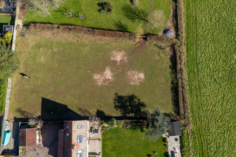 A01 - 22 Underhil...