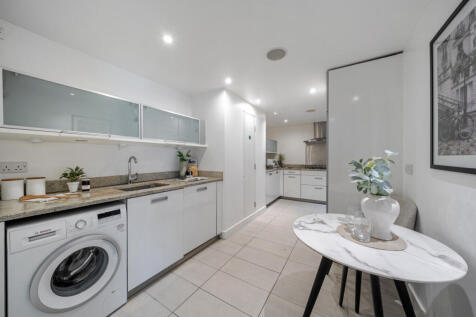 1318271-13-6863d8...