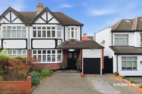 Roding Lane North