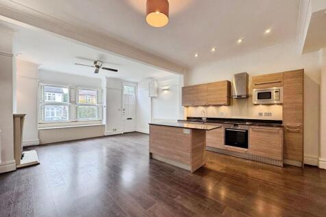 Lounge/kitchen/dining area