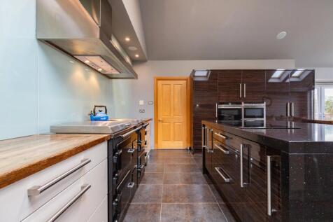 4 bed, 3 bath Detached in Glasgow - Photo 39