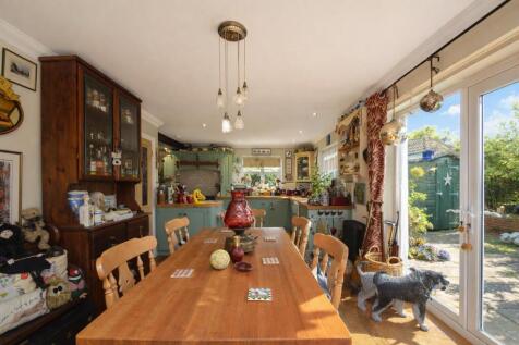 DiningArea1.jpg