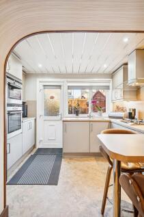 Kitchen / Dining Area