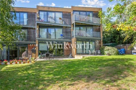 Winkworth are delighted to present this ground floor one bedroom apartment with outside space on Raymond House, Old Park Road, N13. The apartment boasts a bright and spacious open plan kitchen/diner w
