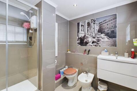 en-suite shower room