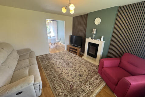 Semi Detached House - 25 Crofters Green