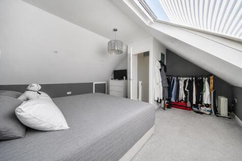 Top Bedroom..jpg