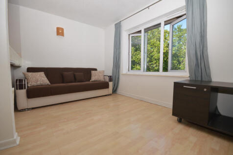 Available from 14 July 2026 1 Bed Flat Fully Furnished Fitted Kitchen Communal Courtyard Secure Entry System Free Parking Bow Church & Bow Road Station