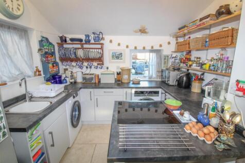 KITCHEN AREA (2).jpg