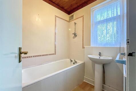 24 Darent Avenue (17 of 20).jpg