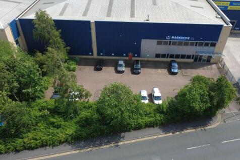 Light Industrial to rent in castleford