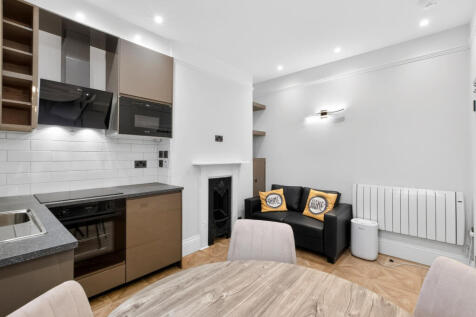 Reception/Kitchen
