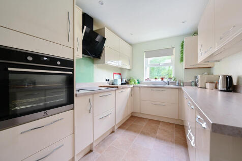 5 Hawley Lodge (1...