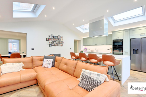 Open Plan Breakfasting Kitchen And Family Area