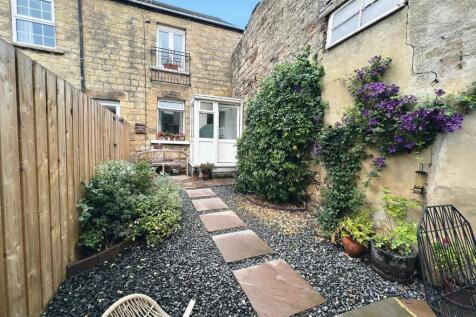 2 Bedroom House in HG5 8BA